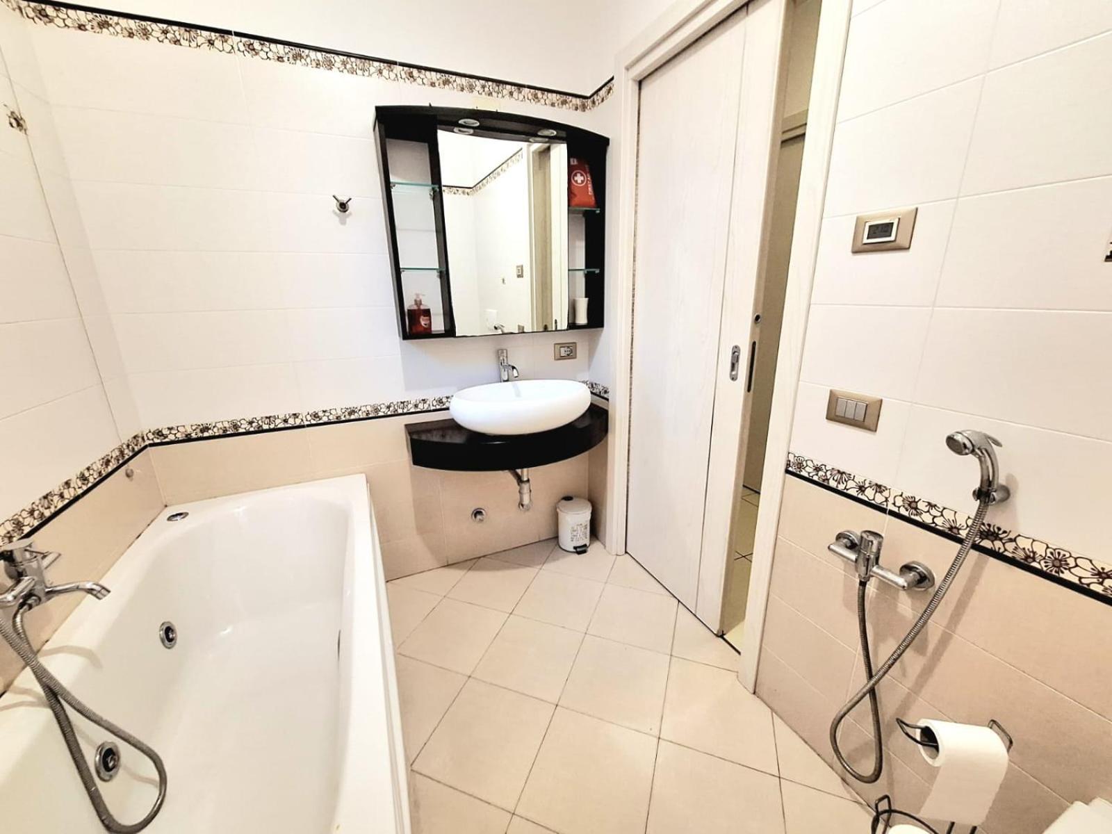 Appartement Super Location Front *