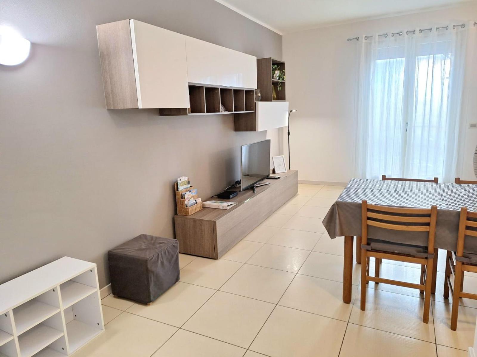 Appartement Super Location Front *